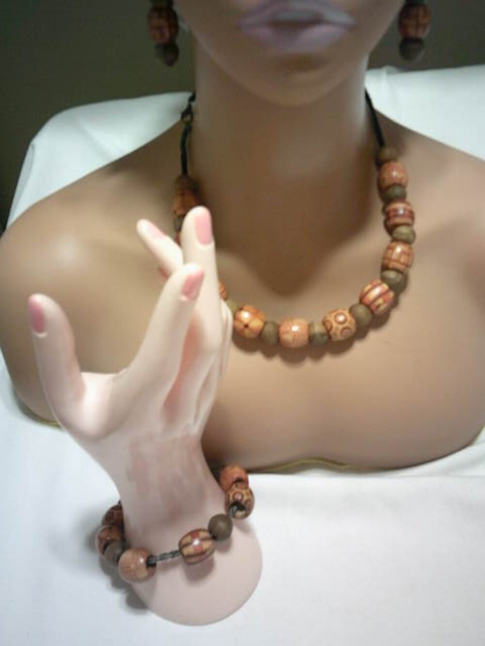 VINTAGE GOTHIC STYLE JEWELRY WOODEN BEADS NECKLACE MATCHING BRACELET & EARRINGS